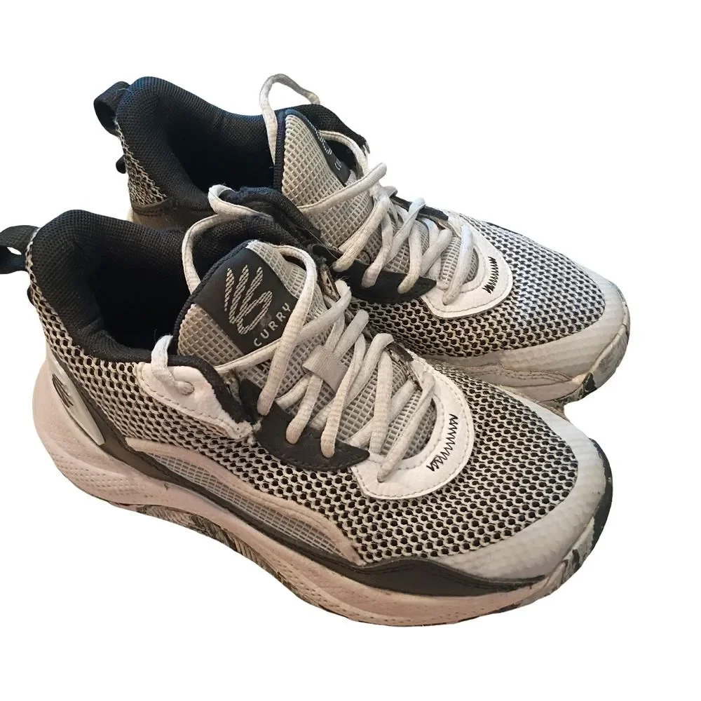Kids' Curry 3Z24 Basketball Shoe Kids 4 Youth